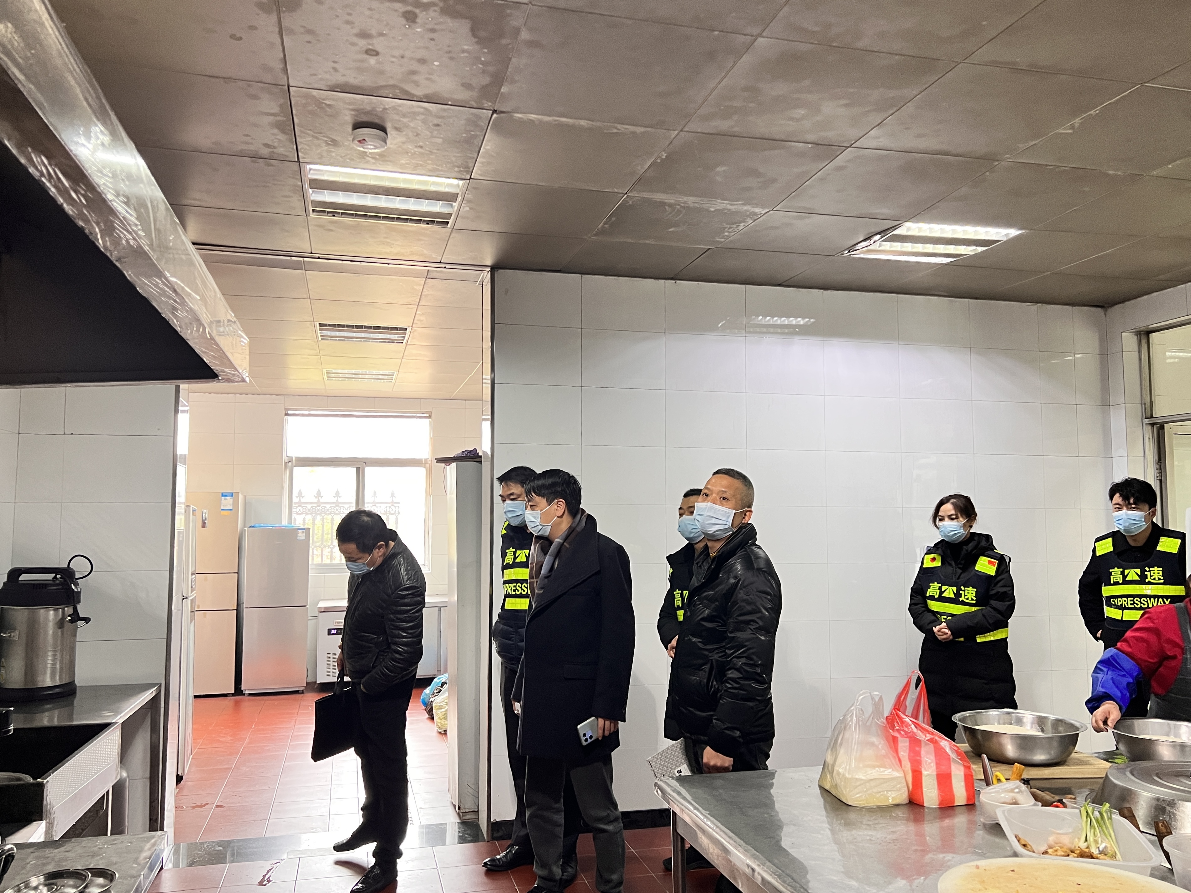 1670886845903311.jpg 外業檢查臺州收費所食堂(臺州收費所 袁莉).JPG