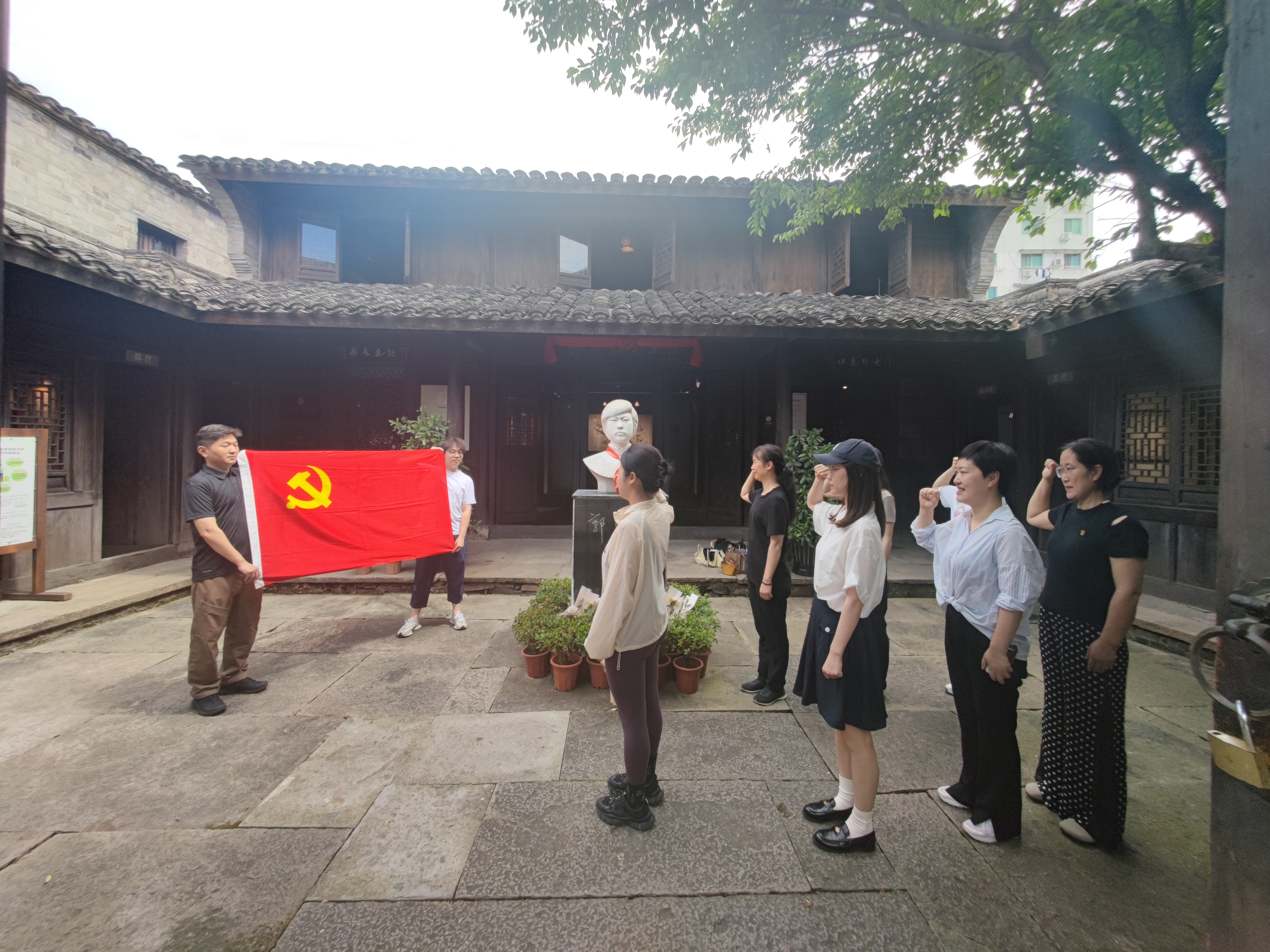 1688692567308604.jpg aa0b559f118300f768d9183f09b3e50.jpg